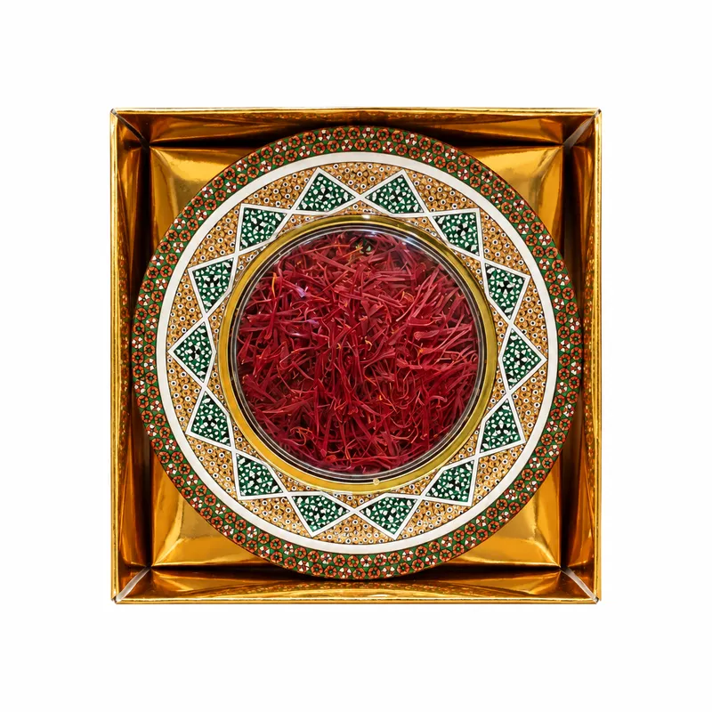 نمای محصول زعفران سوپر نگین خاتم مددی-یک مثقال دارای بسته‌بندی خاتم - نوع بسته‌بندی