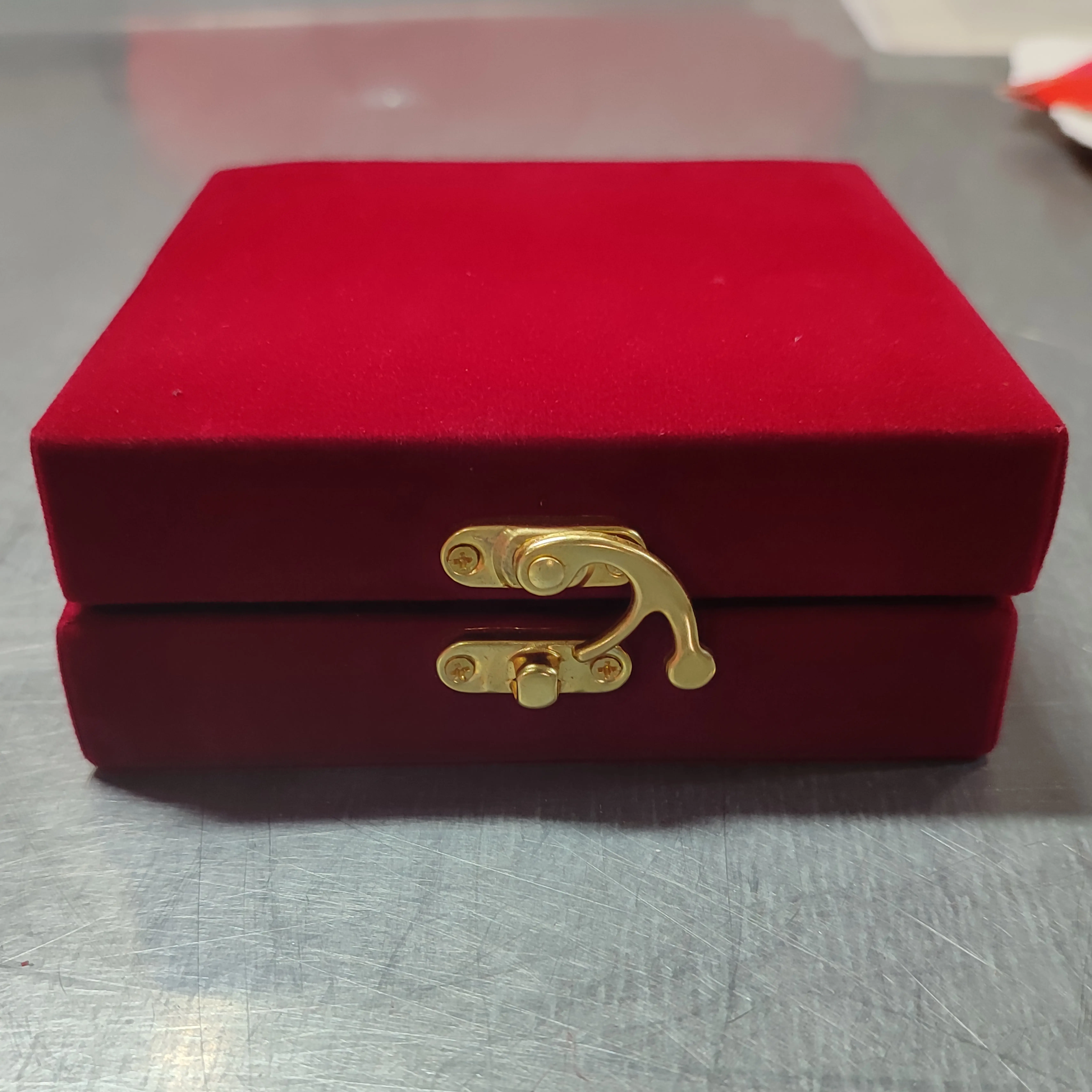 جعبه هدیه زعفرومارکت