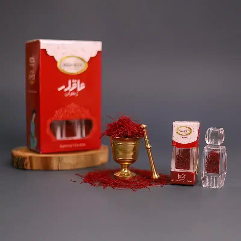 نمای بسته‌بندی زعفران نگین 0.5 گرمی در بسته بندی آذین